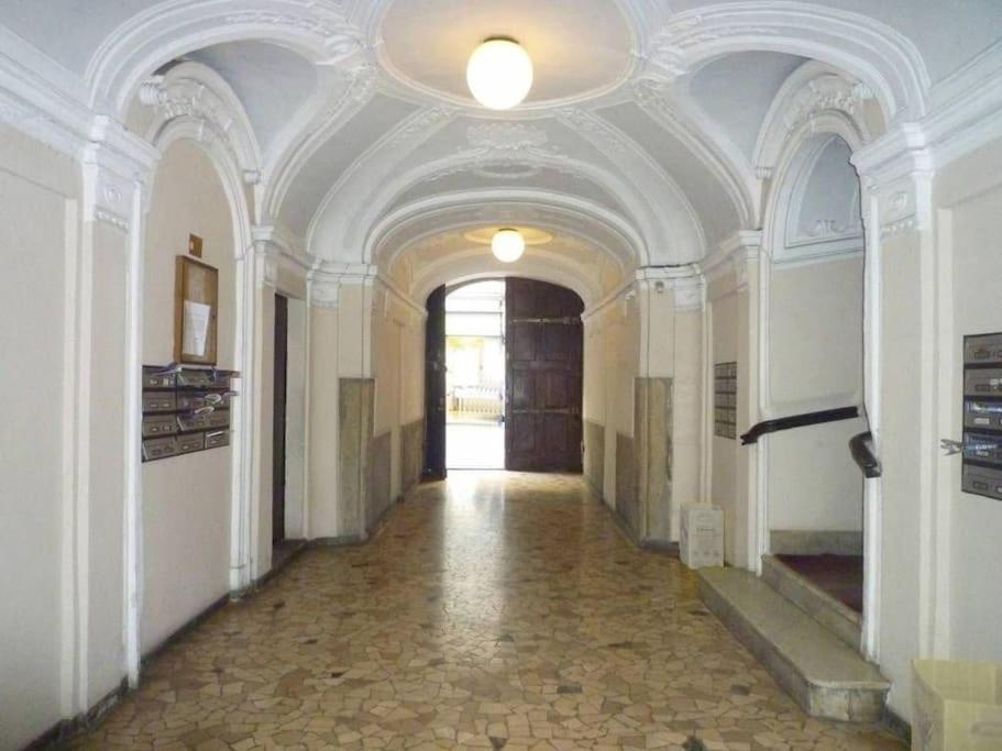Elegante Appartamento In Centro. Τορίνο Εξωτερικό φωτογραφία